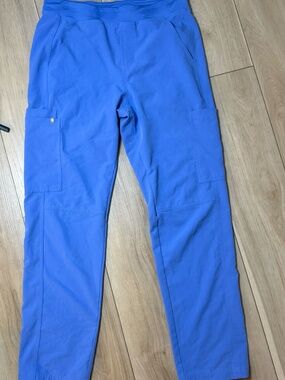 FIGS Technical Collection Scrub Pants Women’s Medium Powder Blue Cargo Medical U